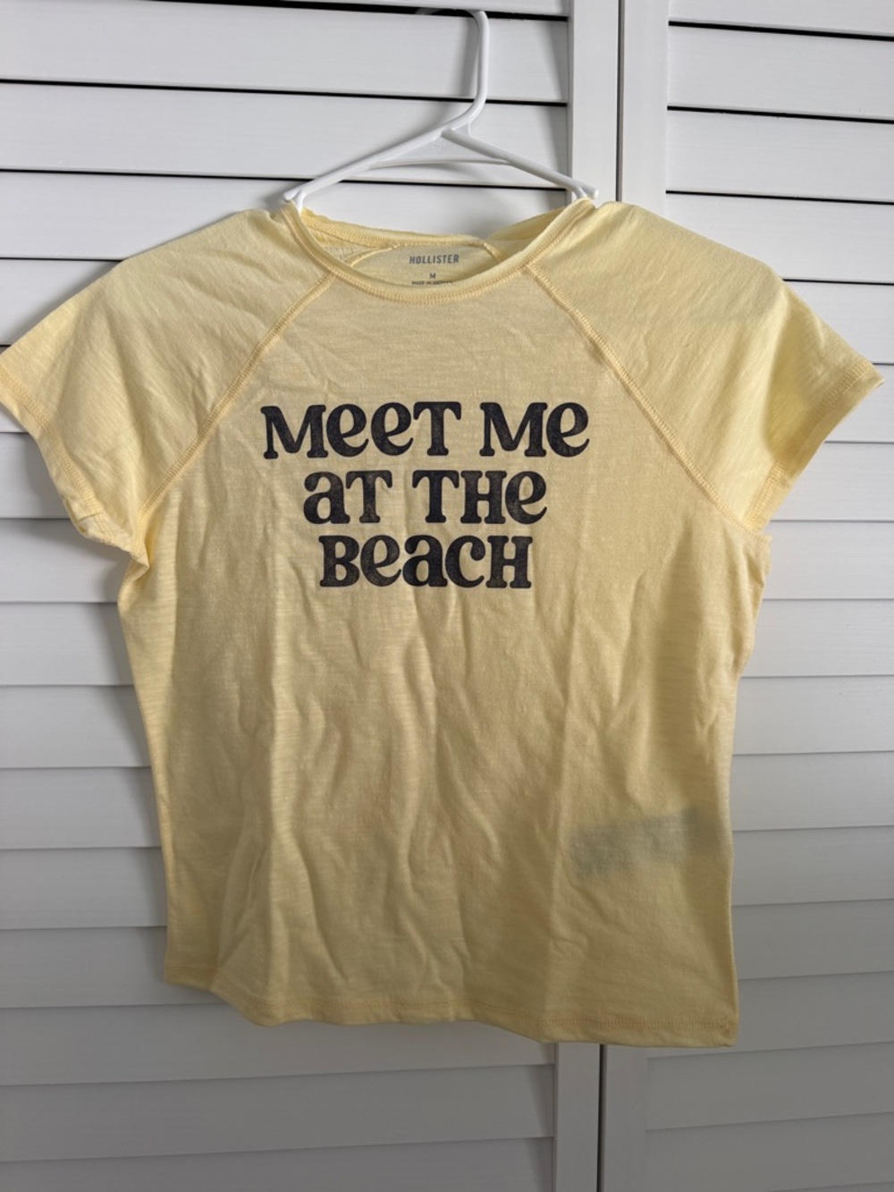 Hollister Pale Yellow 'Meet Me at the Beach' Graphic Tee